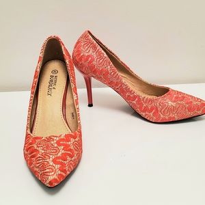 High heel (Brand New)